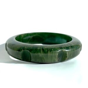 Rare 1930s-40s Carved Bakelite Bangle Bracelet